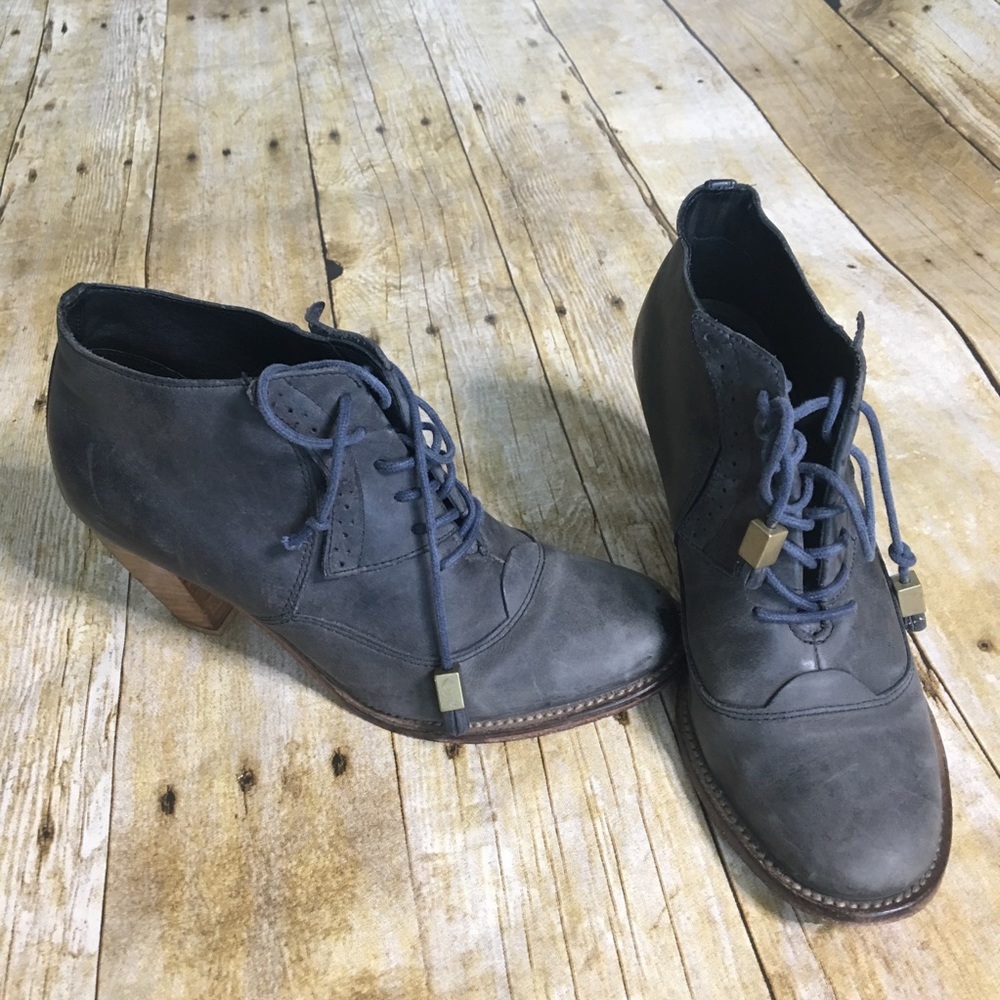 Anthropologie J shoes Sidesaddle boots. Size 6.5